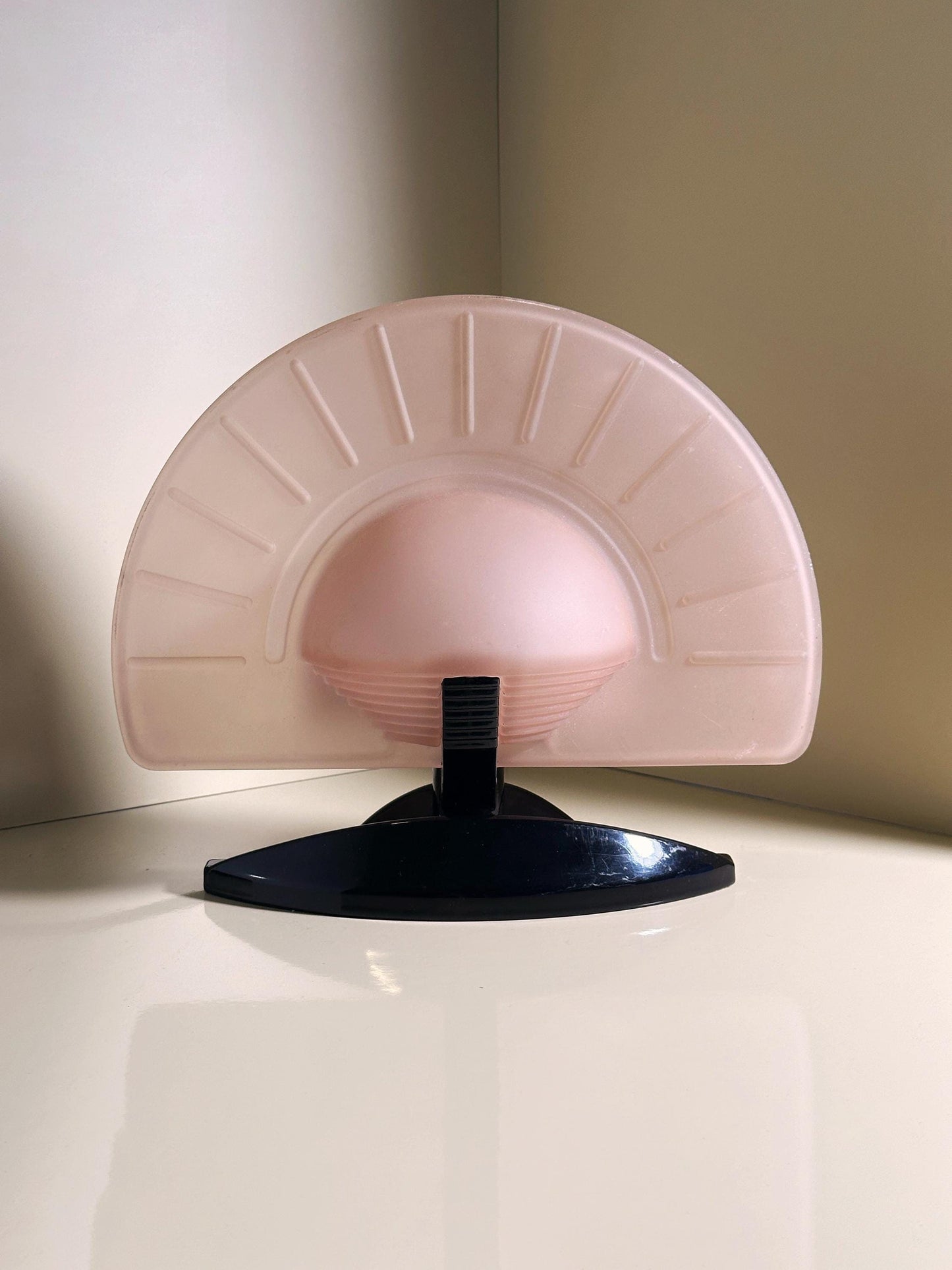 Lampe de table vintage en forme d'éventail en verre de Murano par Ladue Italia, rose saumon, Art déco, années 1980