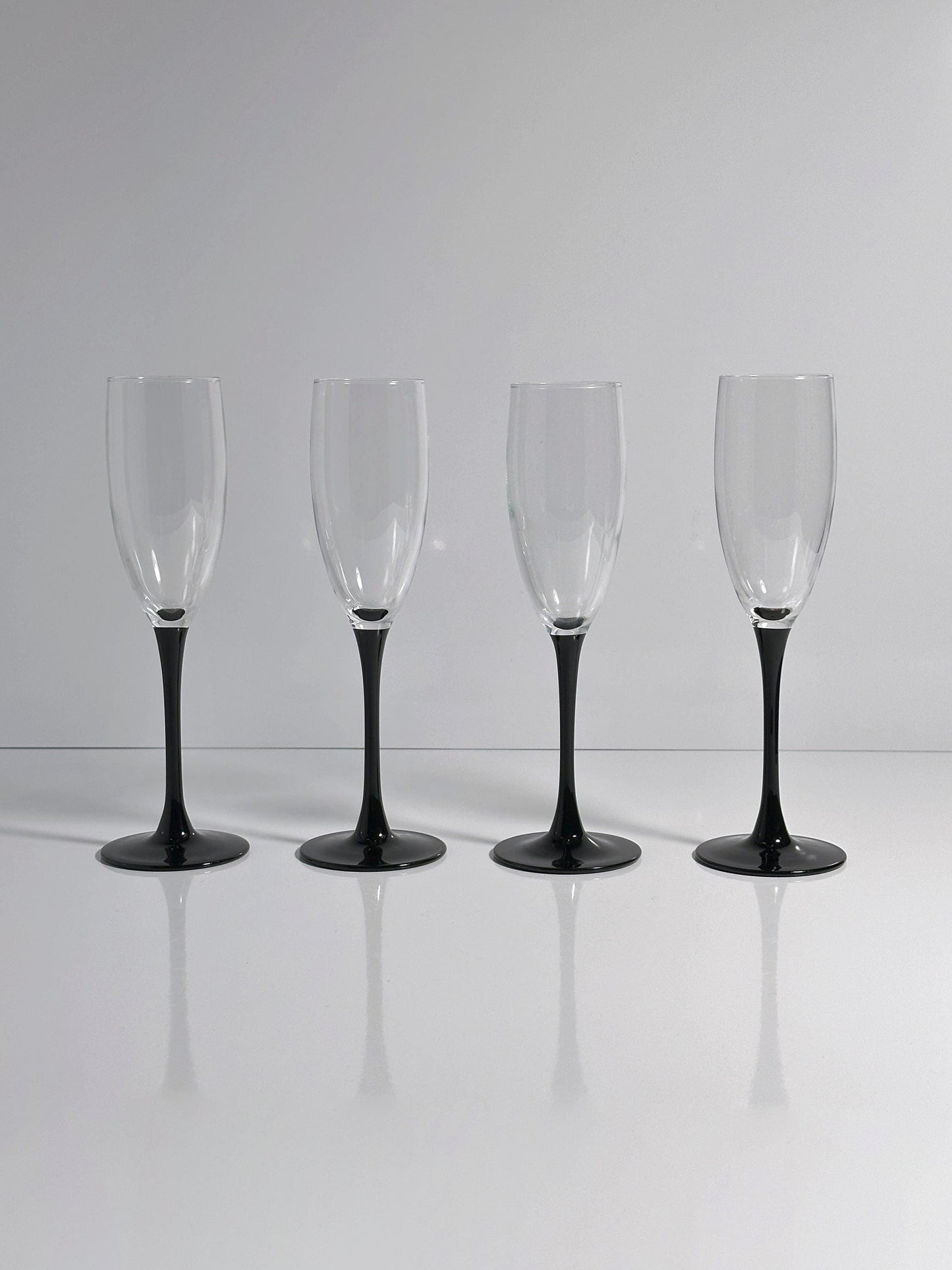Vintage champagne glass by Luminarc Black Art Deco 80s set of 4