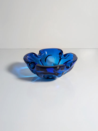 Vintage ashtray CZ glass blue flower 60s 70s