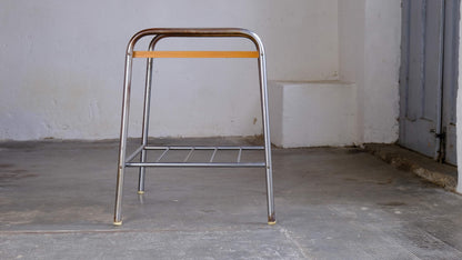 Vintage Beistelltisch Bauhaus mit Holzablage