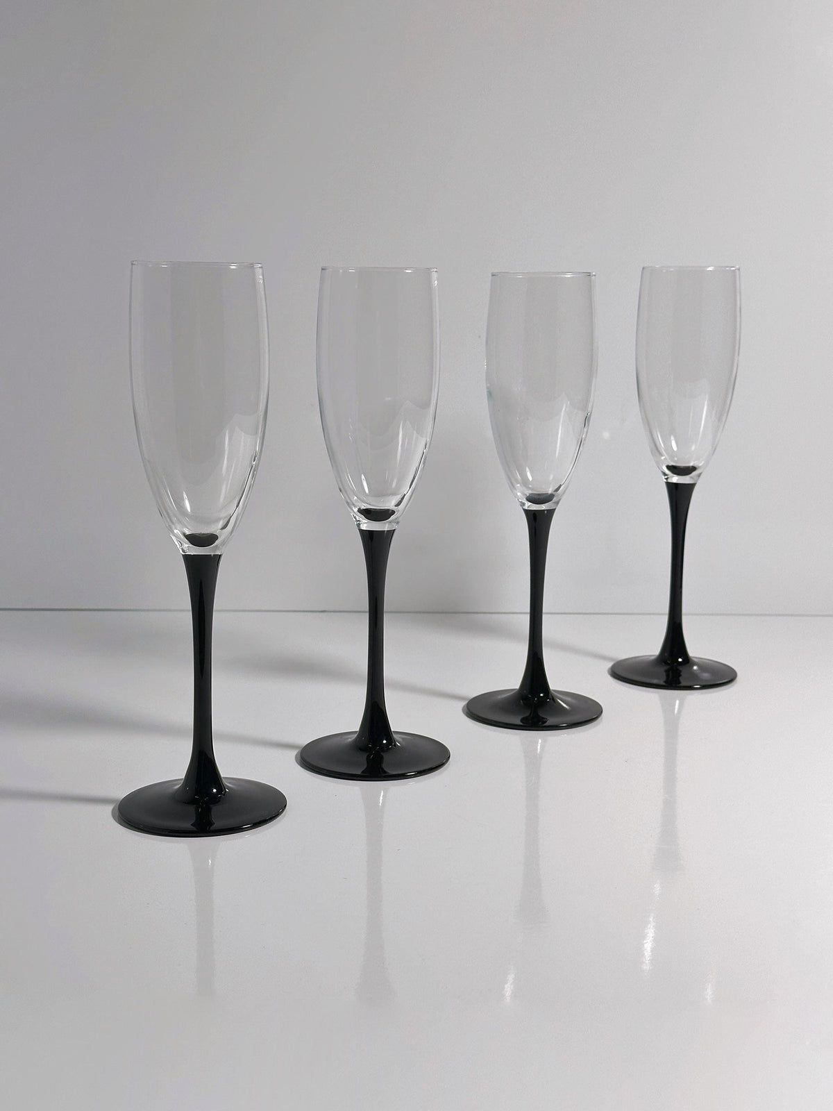 Set of 4 Vintage Champagne Glasses by Luminarc, Postmodern 1980s