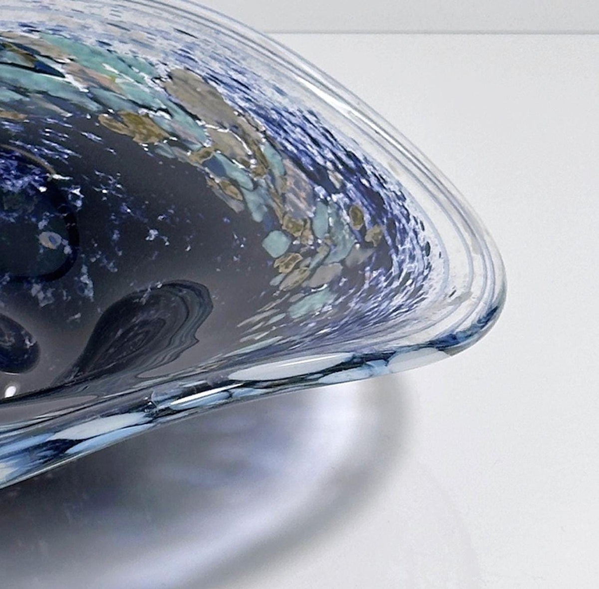 Vintage Glasschale "Swirl" Böhmen, Ø 32 cm, 1980er