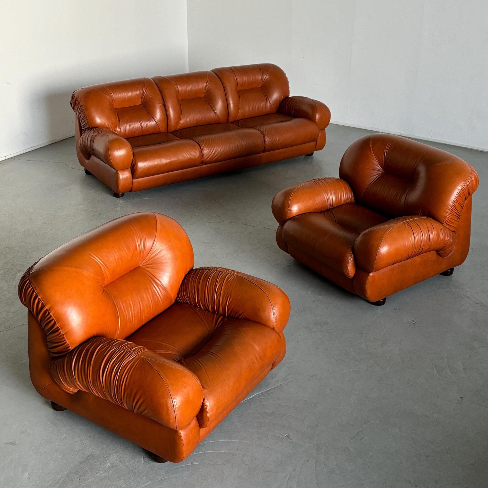 Vintage Sitz 1970er Cognac Leder Mid-Century Modern Italien Set von 3