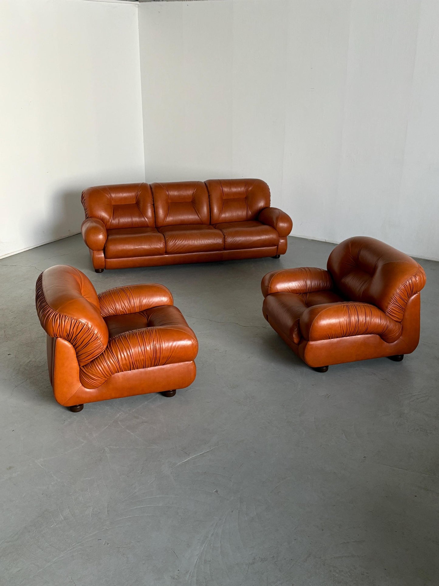 Vintage Sitz 1970er Cognac Leder Mid-Century Modern Italien Set von 3