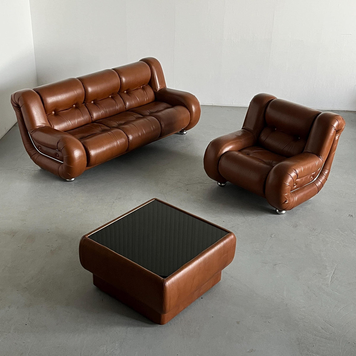 Ensemble de salon vintage dans le style de Mimo Padova, cuir cognac et chrome, années 1970, Italie