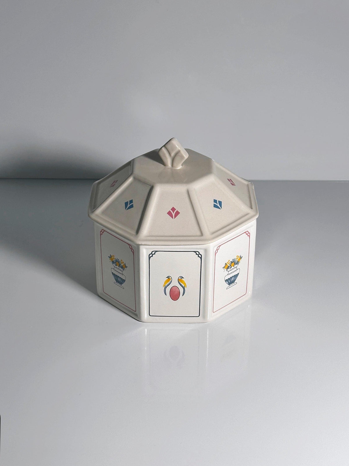 Boîte en céramique vintage avec couvercle, décor oiseaux et fleurs, années 1990