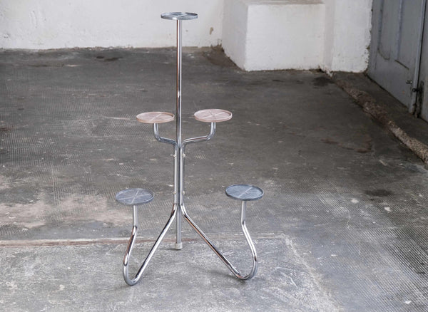 Étagère à plantes design Bauhaus en tube d'acier à cinq étagères
