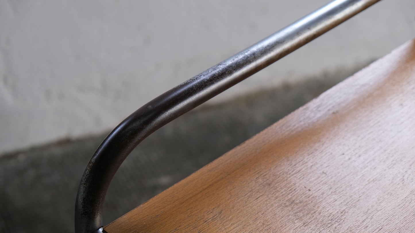 Vintage Beistelltisch Bauhaus mit Holzablage