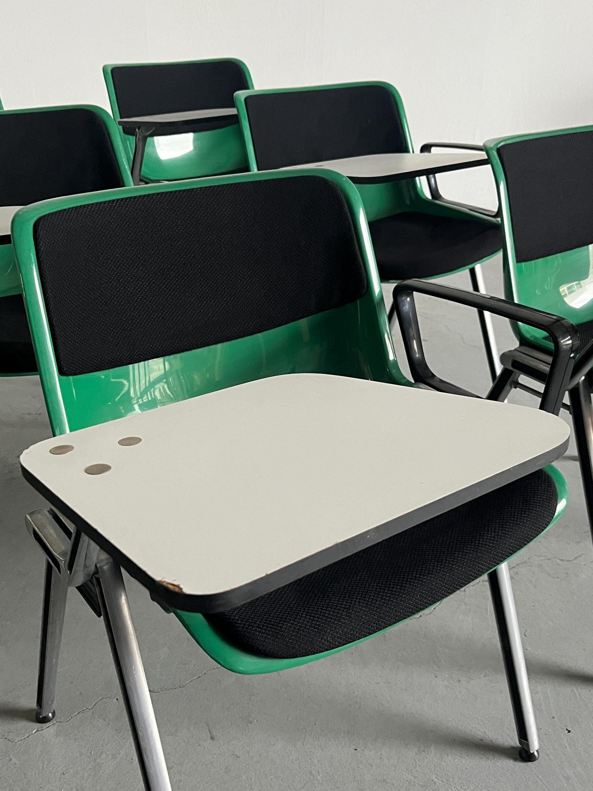 Vintage 'Modus' Bürostuhl von Osvaldo Borsani für Tecno, Grün, Schwarz, Holz