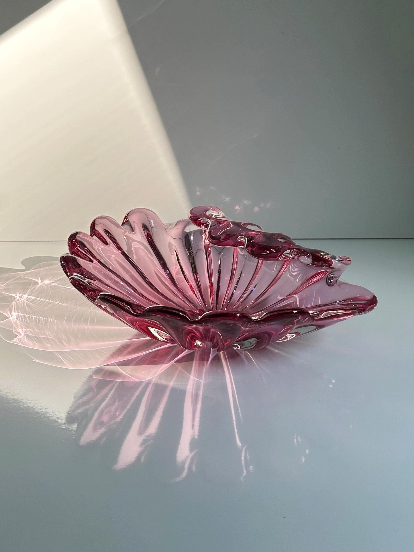 Vintage Schale Muschelform von Formia Vetri Murano Cranberry Glas 70er