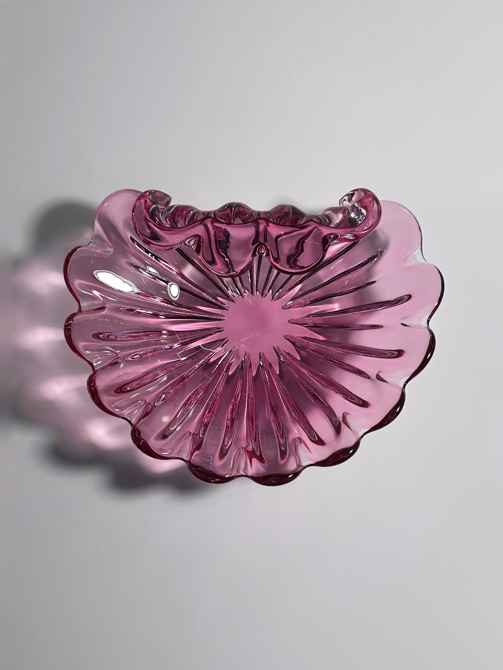 Vintage Schale Muschelform von Formia Vetri Murano Cranberry Glas 70er