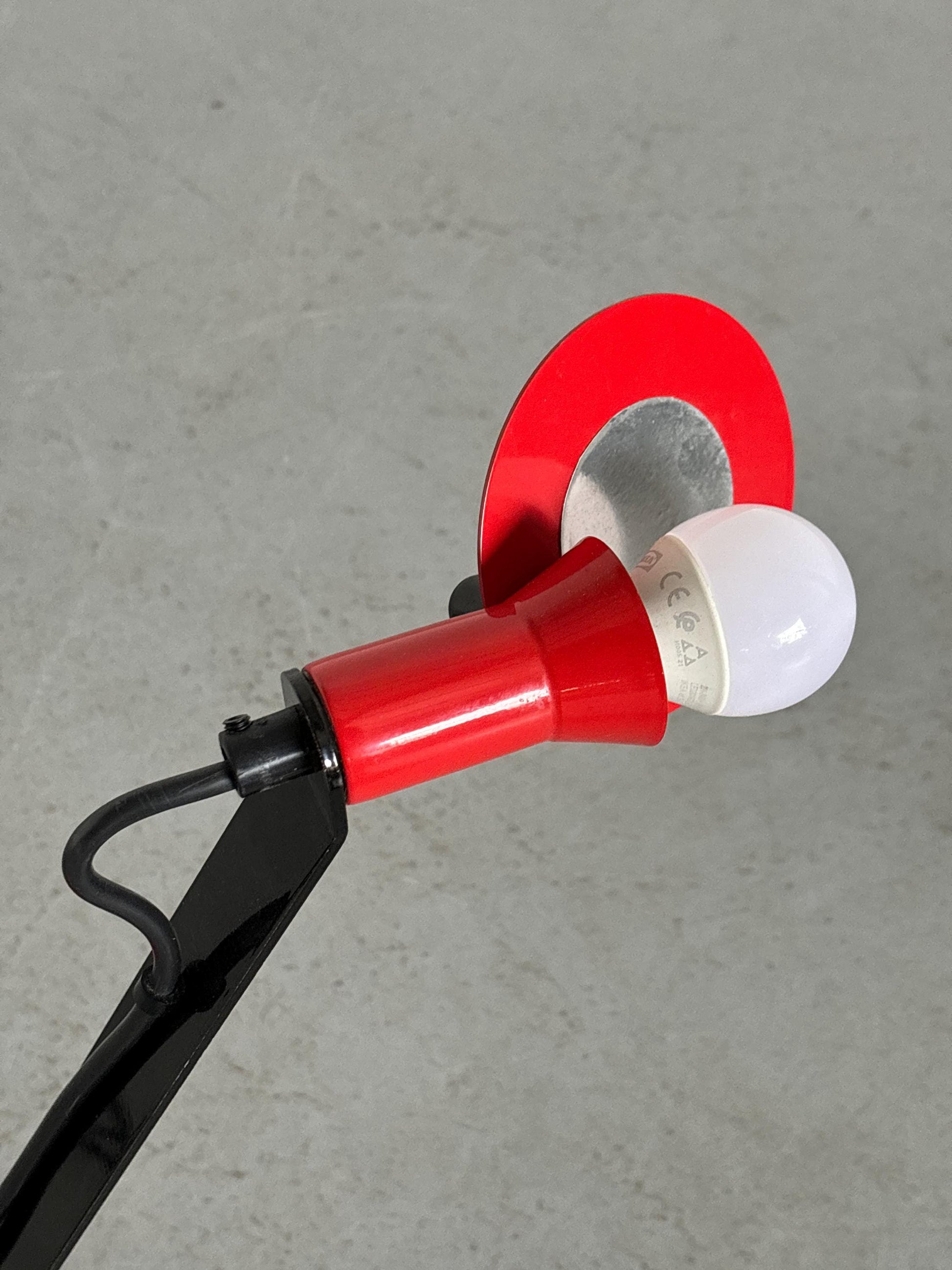 Vintage Postmoderne Schreibtischlampe Rot Schwarz Metall Geometrisch 1980er Niederlande