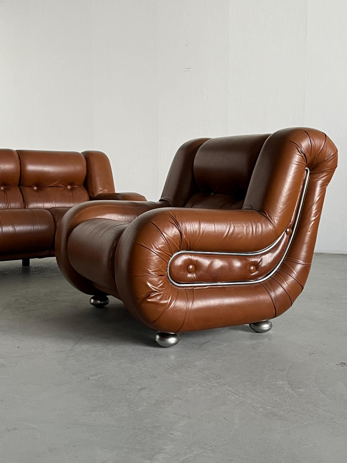 Ensemble de salon vintage dans le style de Mimo Padova, cuir cognac et chrome, années 1970, Italie