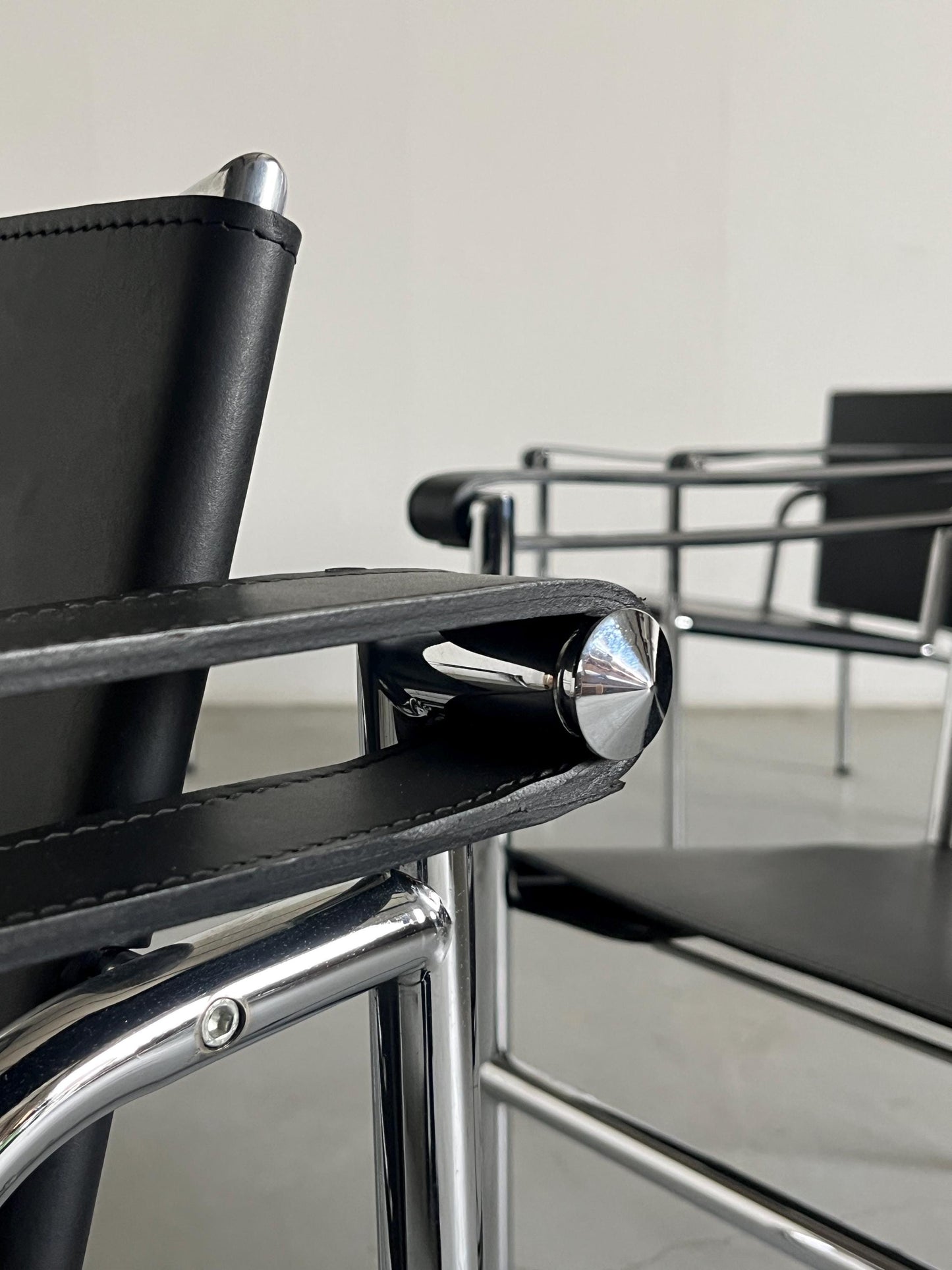 Vintage Lounge Chair im Stil von 'LC1' von Le Corbusier, Schwarz Leder