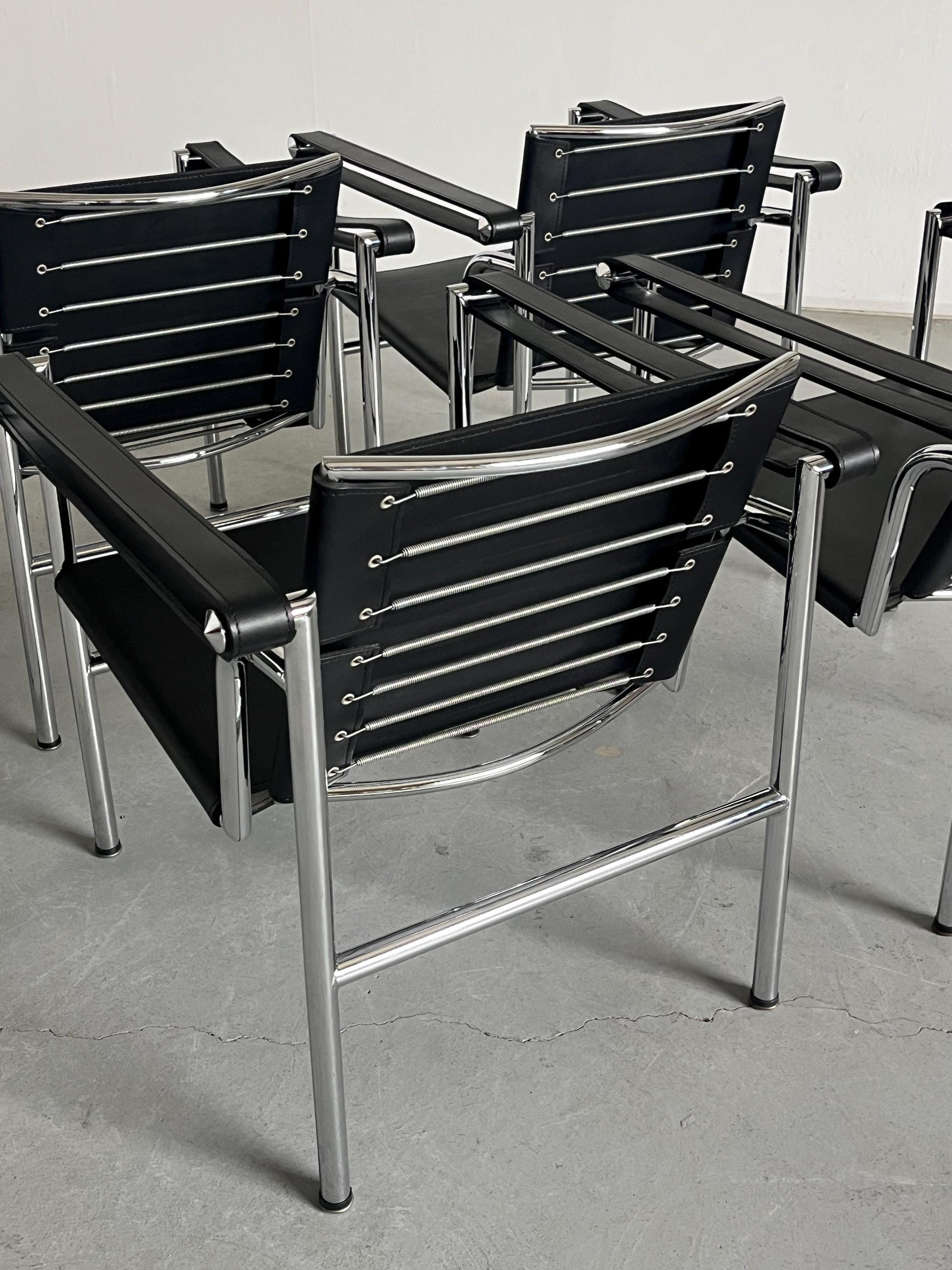 Vintage Lounge Chair im Stil von 'LC1' von Le Corbusier, Schwarz Leder