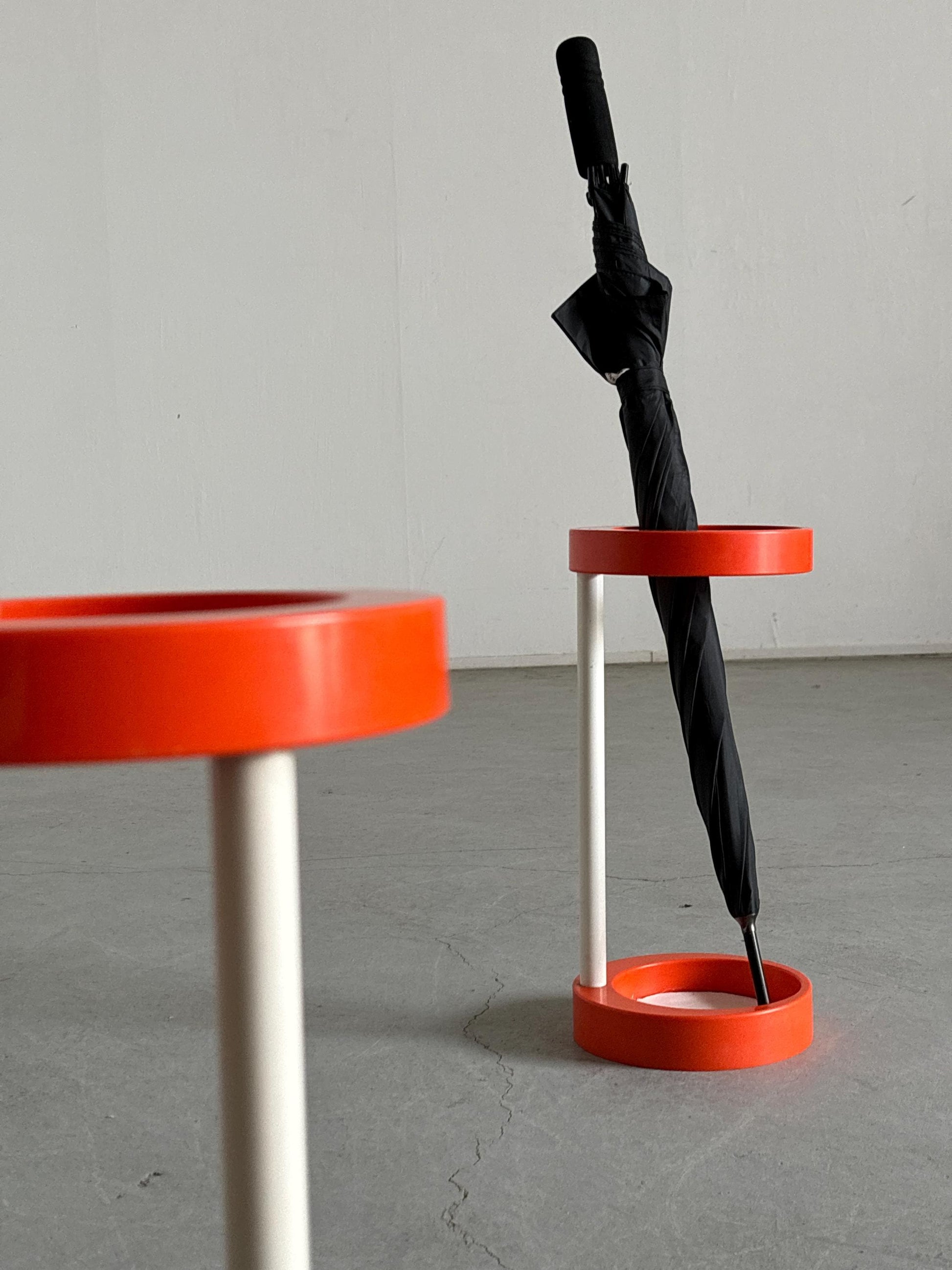 Vintage Regenschirmständer, orange und weiß, Mid-Century Modern 1970er