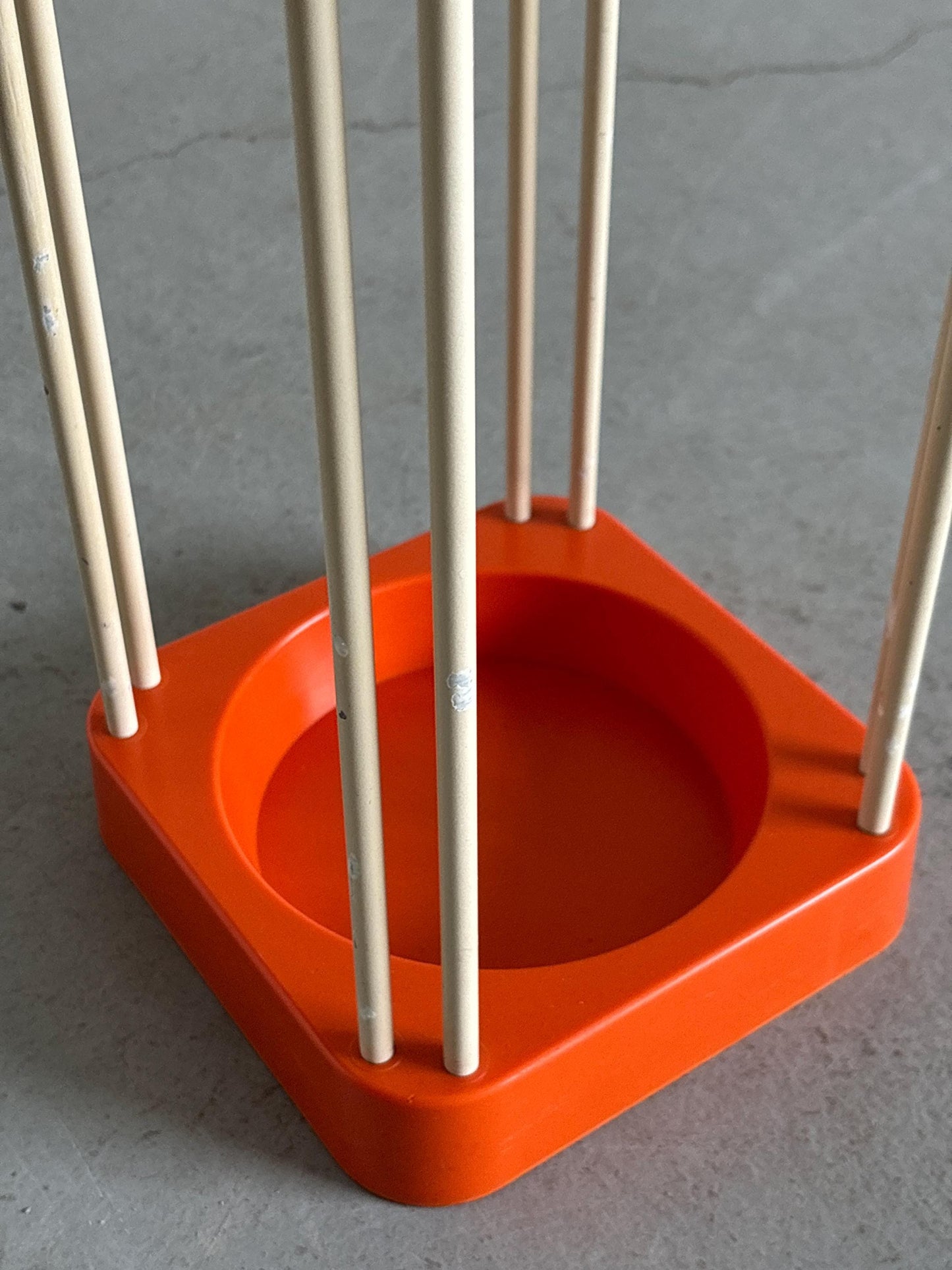 Vintage Regenschirmständer Space Age Orange Weiß 1970er