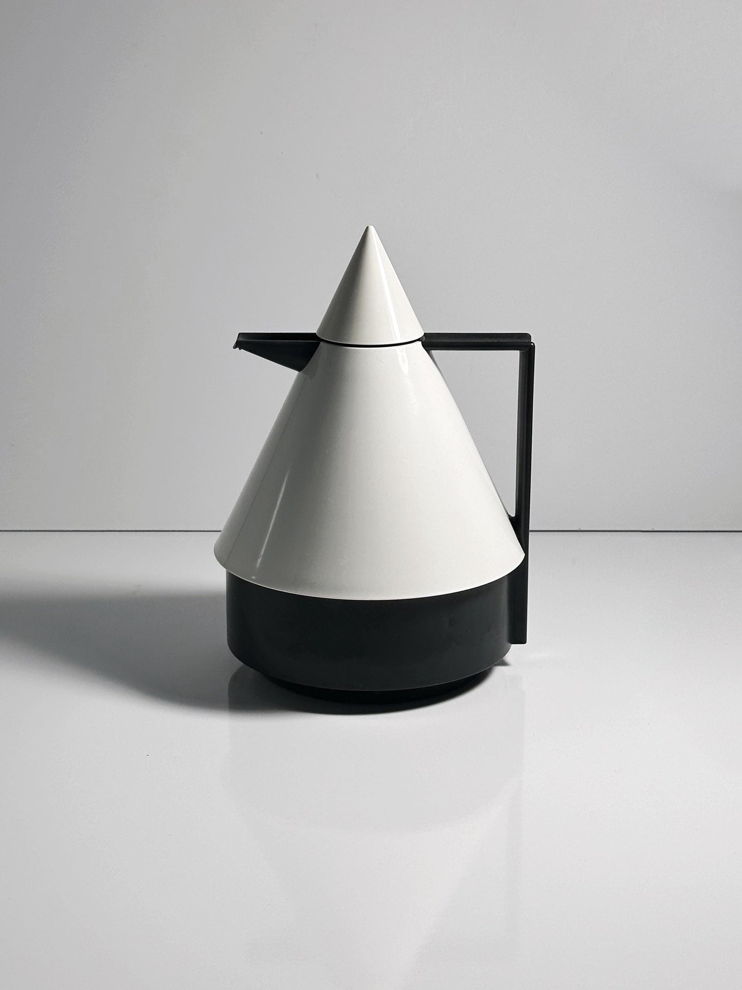 Vintage thermos flask Emsa Rio white 1980s Memphis Milano