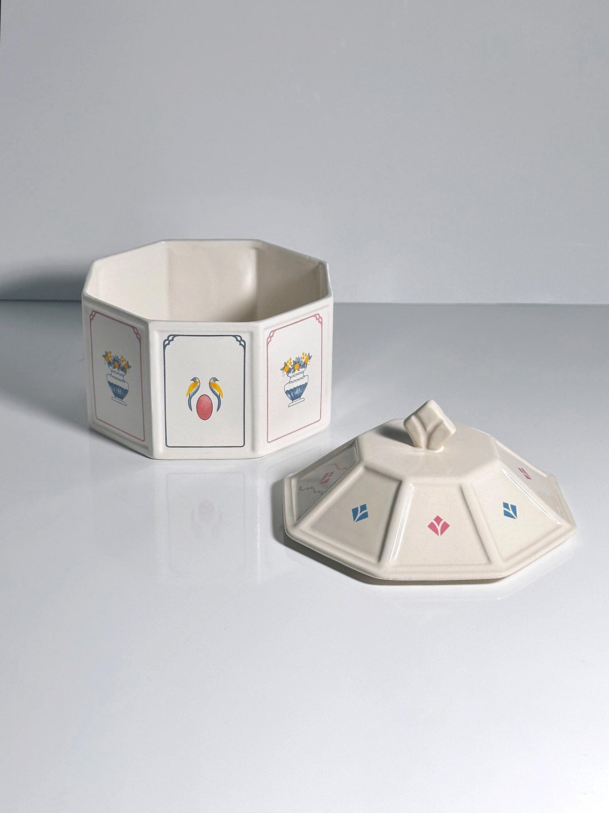 Boîte en céramique vintage avec couvercle, décor oiseaux et fleurs, années 1990