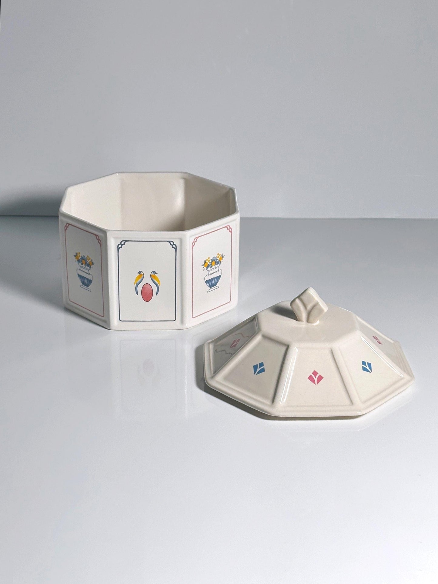 Vintage Keksdose Keramik Vogel Garten von Memphis Milano