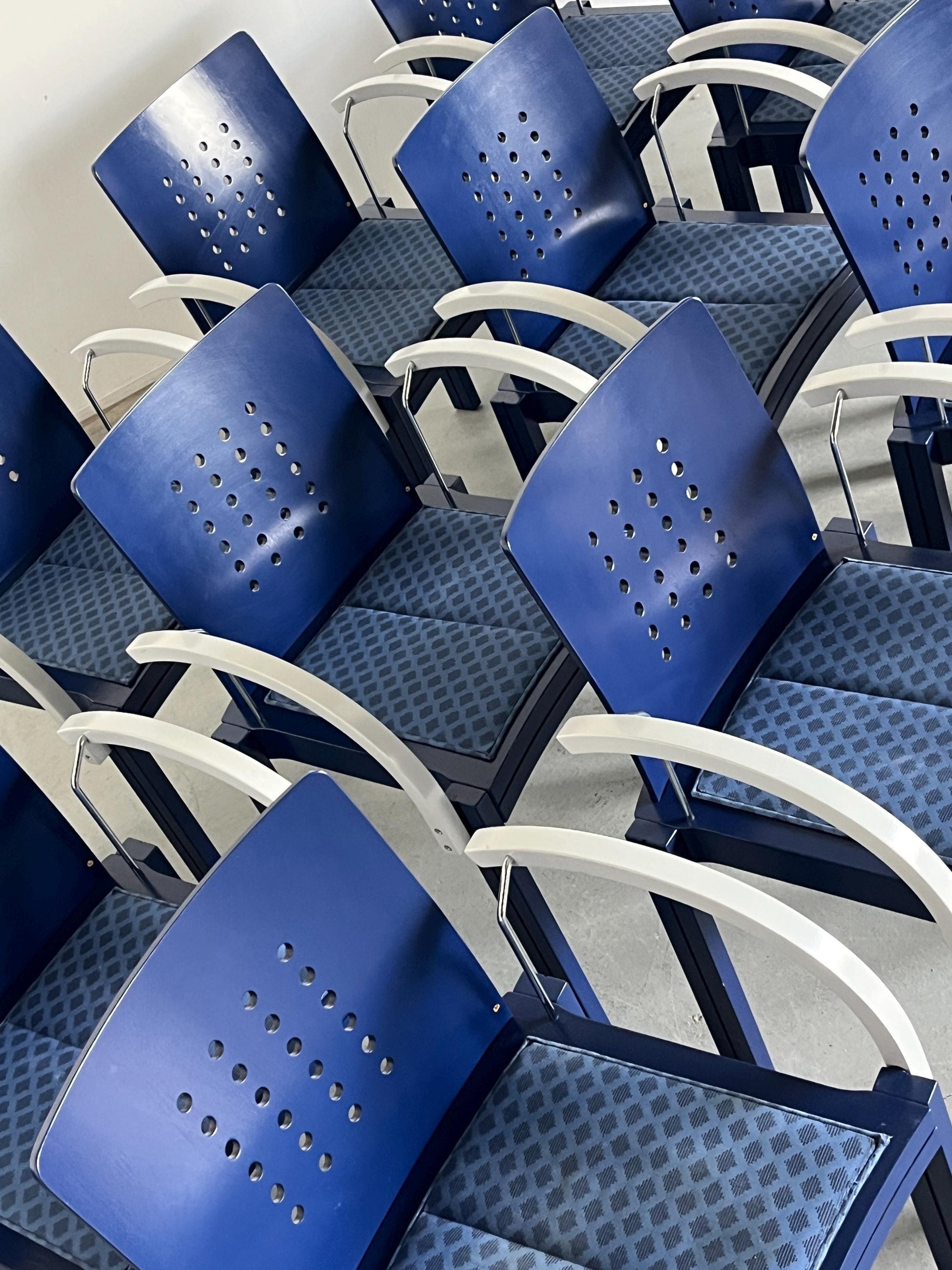 Vintage Stuhl von Michael Thonet für Thonet Vienna, stapelbar, signiert