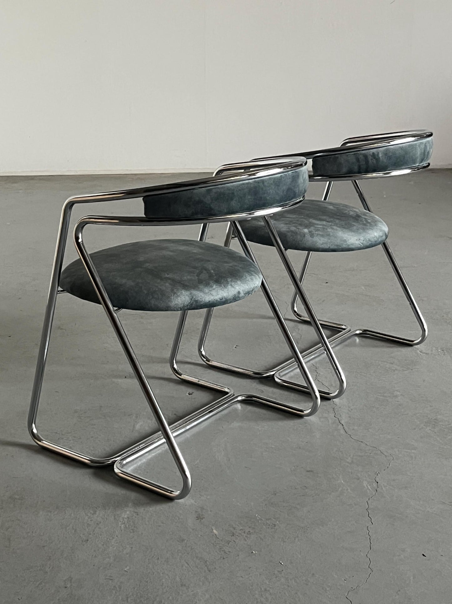 Vintage Sessel in Hellblau Grau Chrom, Stahlrohr und Samt