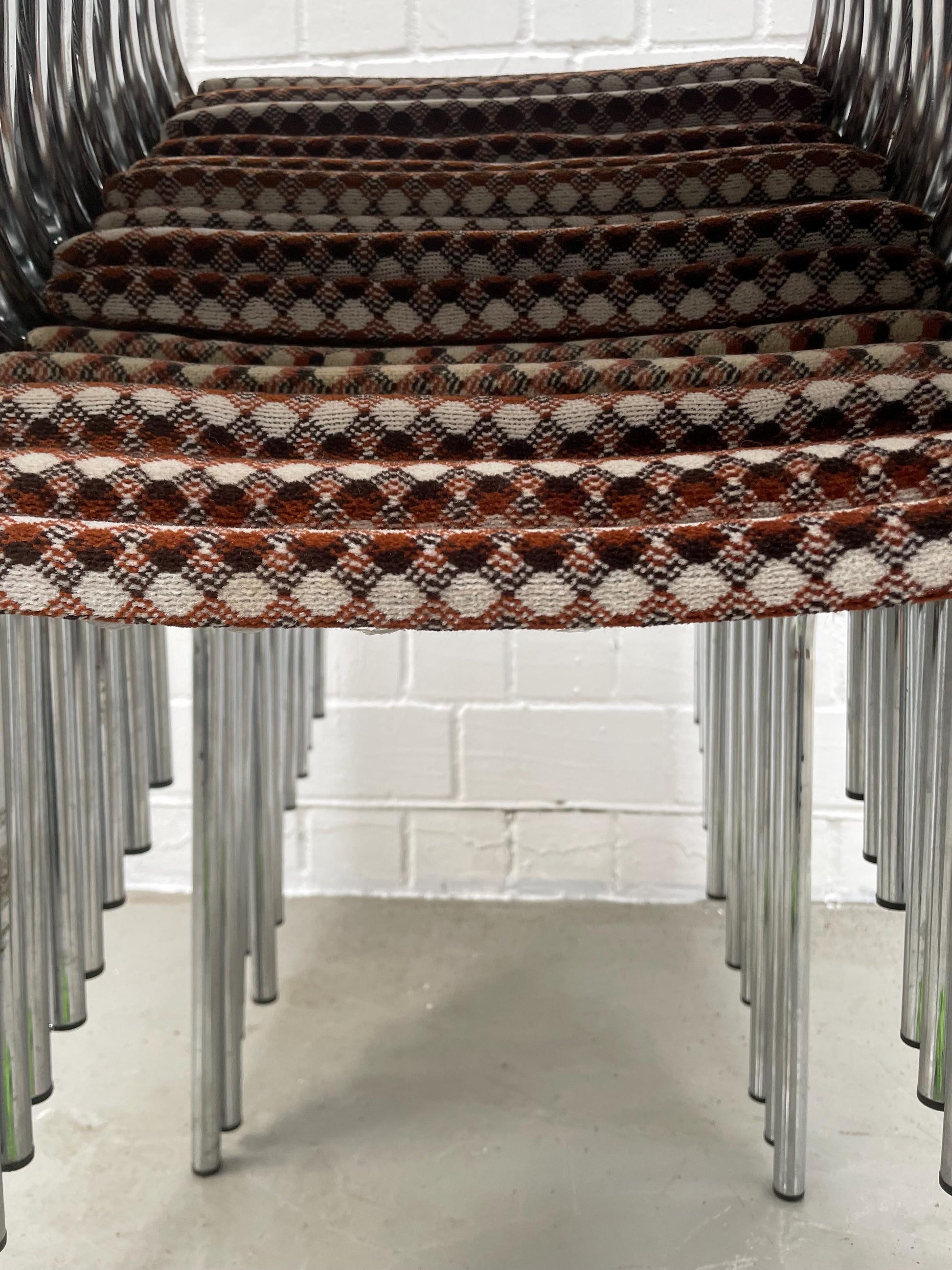 Vintage Stahlrohrstuhl stapelbar