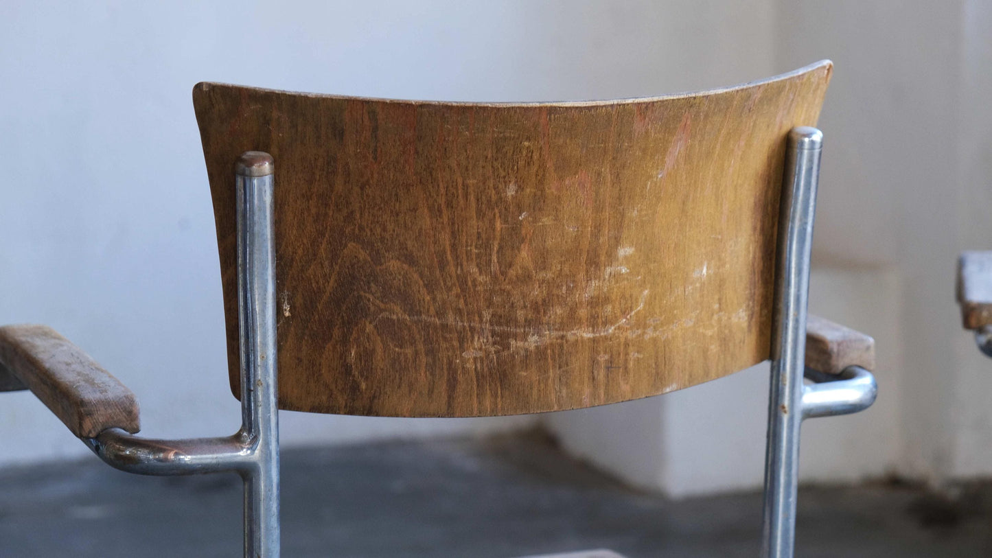 1 des 2 fauteuils cantilever Bauhaus, modèle S 43 F