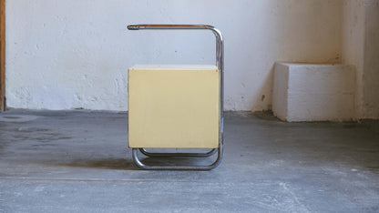 Table de chevet vintage style Bauhaus ivoire