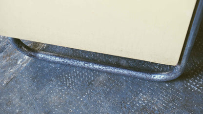 Table de chevet vintage style Bauhaus ivoire