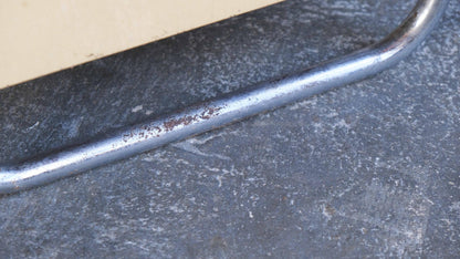 Table de chevet vintage style Bauhaus ivoire