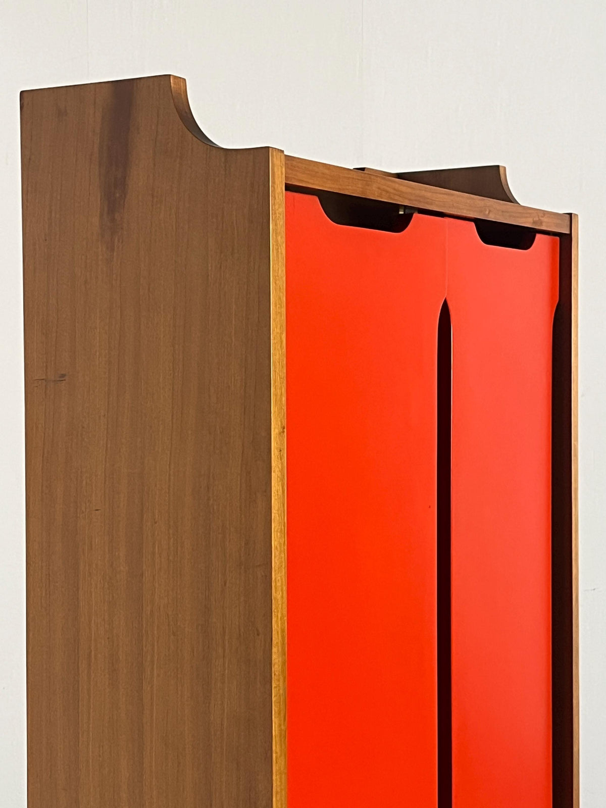 Vintage Konstruktivistischer Holzschrank Mid-Century Modern 1960er Italien