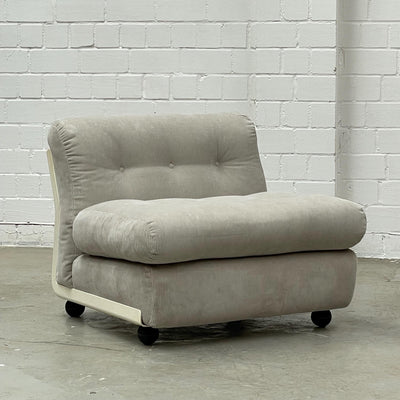 Vintage Amanta lounge chair by Mario Bellini for B&amp;B Italia, black hard shell, newly upholstered
