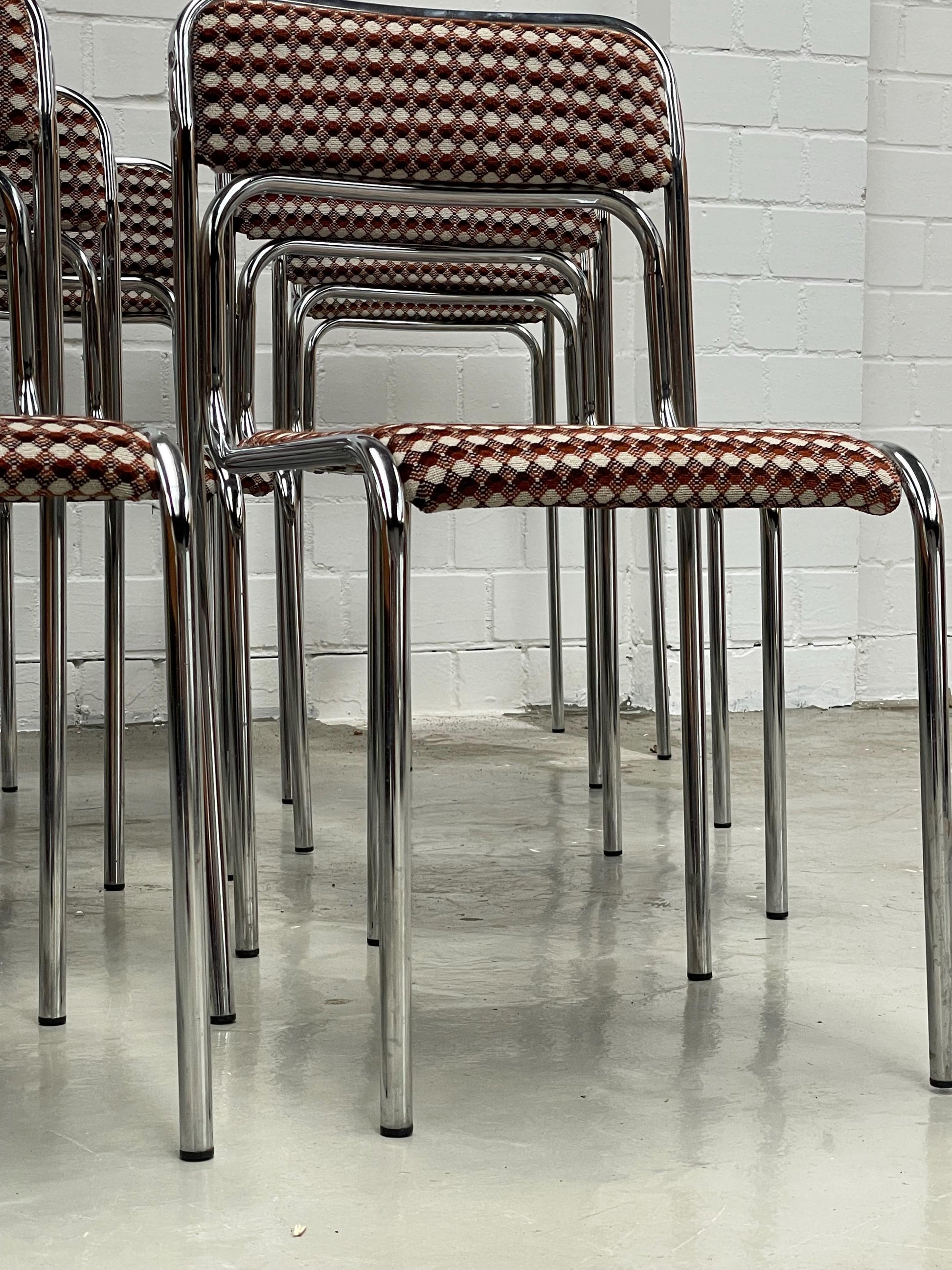 Vintage Stahlrohrstuhl stapelbar