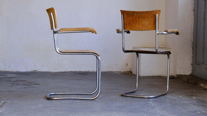 1 des 2 fauteuils cantilever Bauhaus, modèle S 43 F