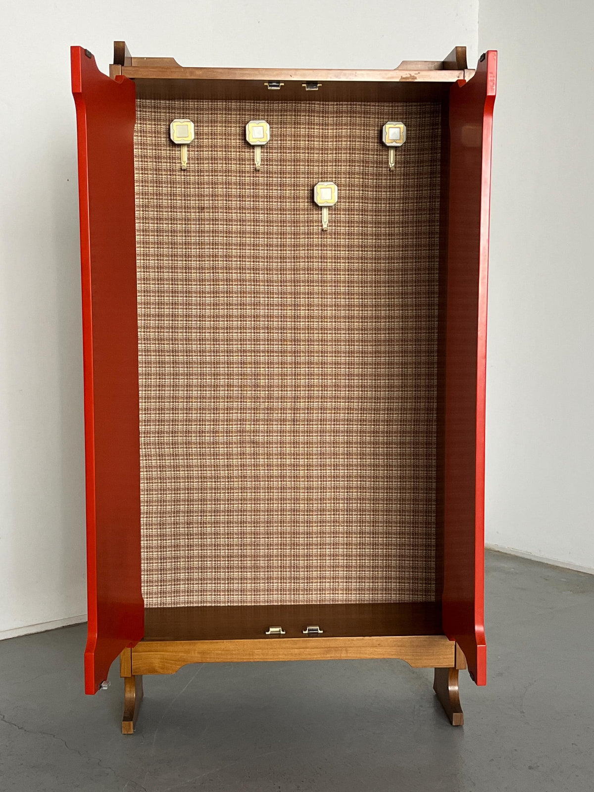 Vintage Konstruktivistischer Holzschrank Mid-Century Modern 1960er Italien