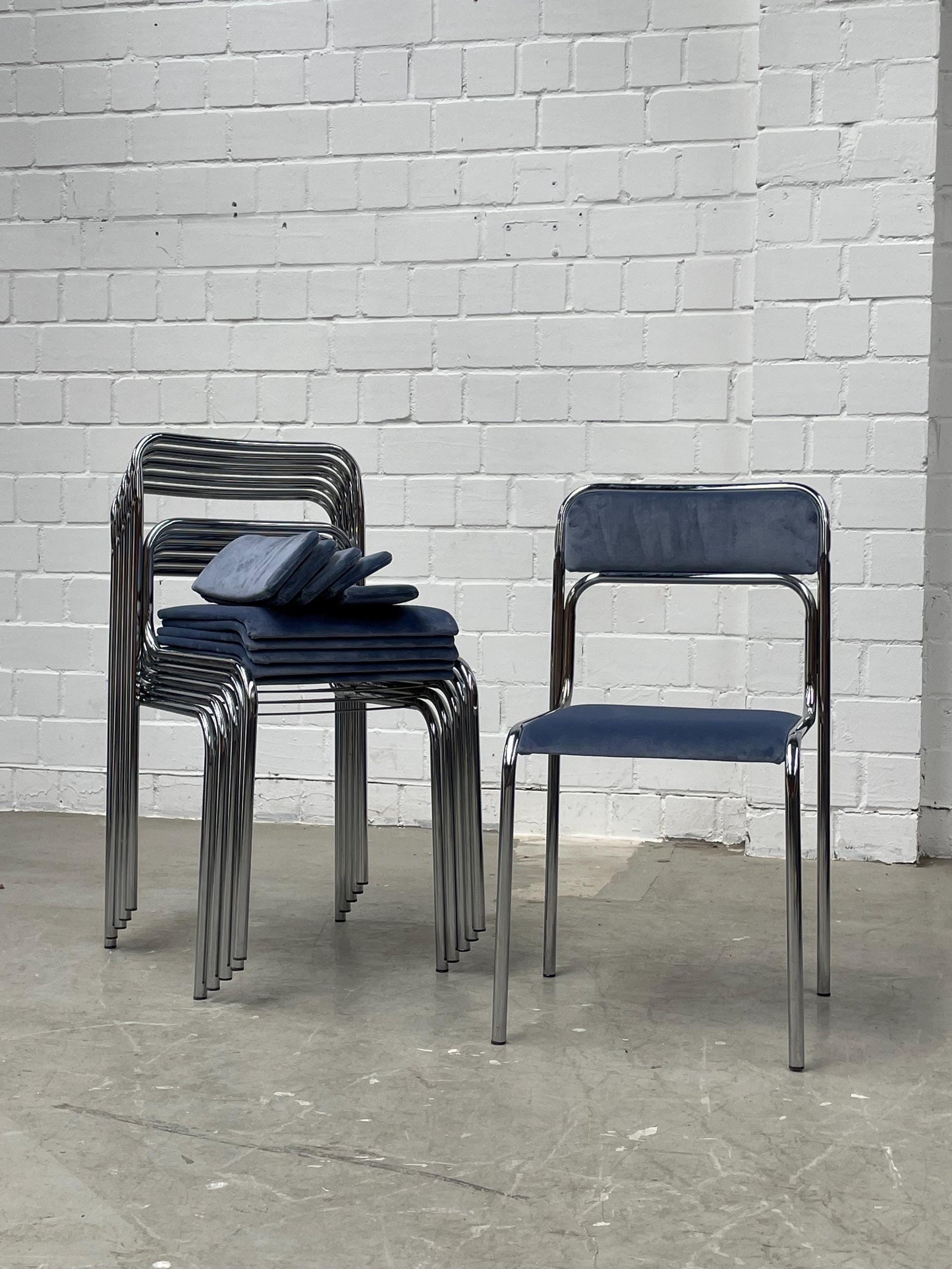 Vintage Bauhaus Stuhl aus Stahlrohr und Samt