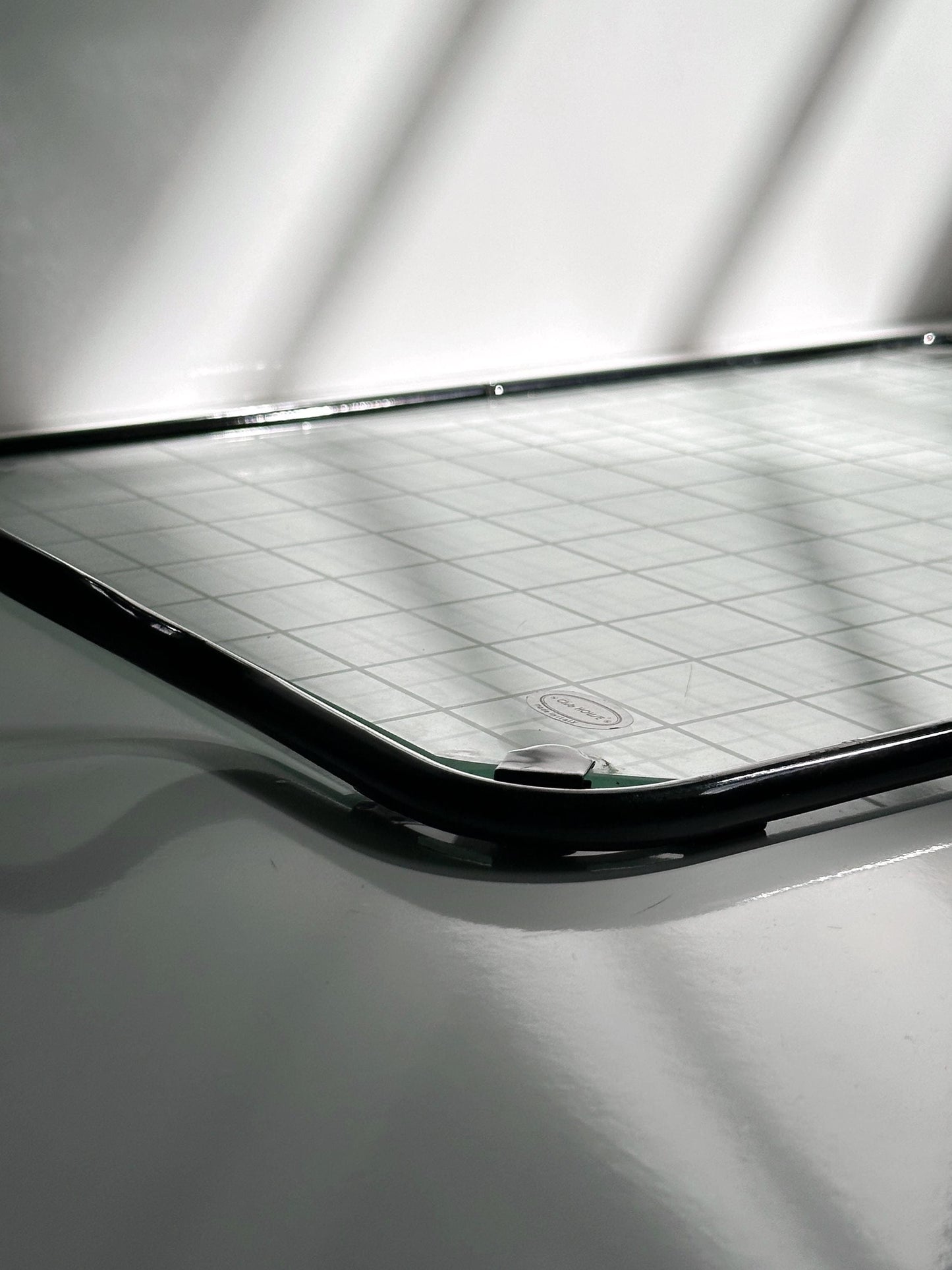 Plateau vintage en métal et verre par Club House Italia années 1980