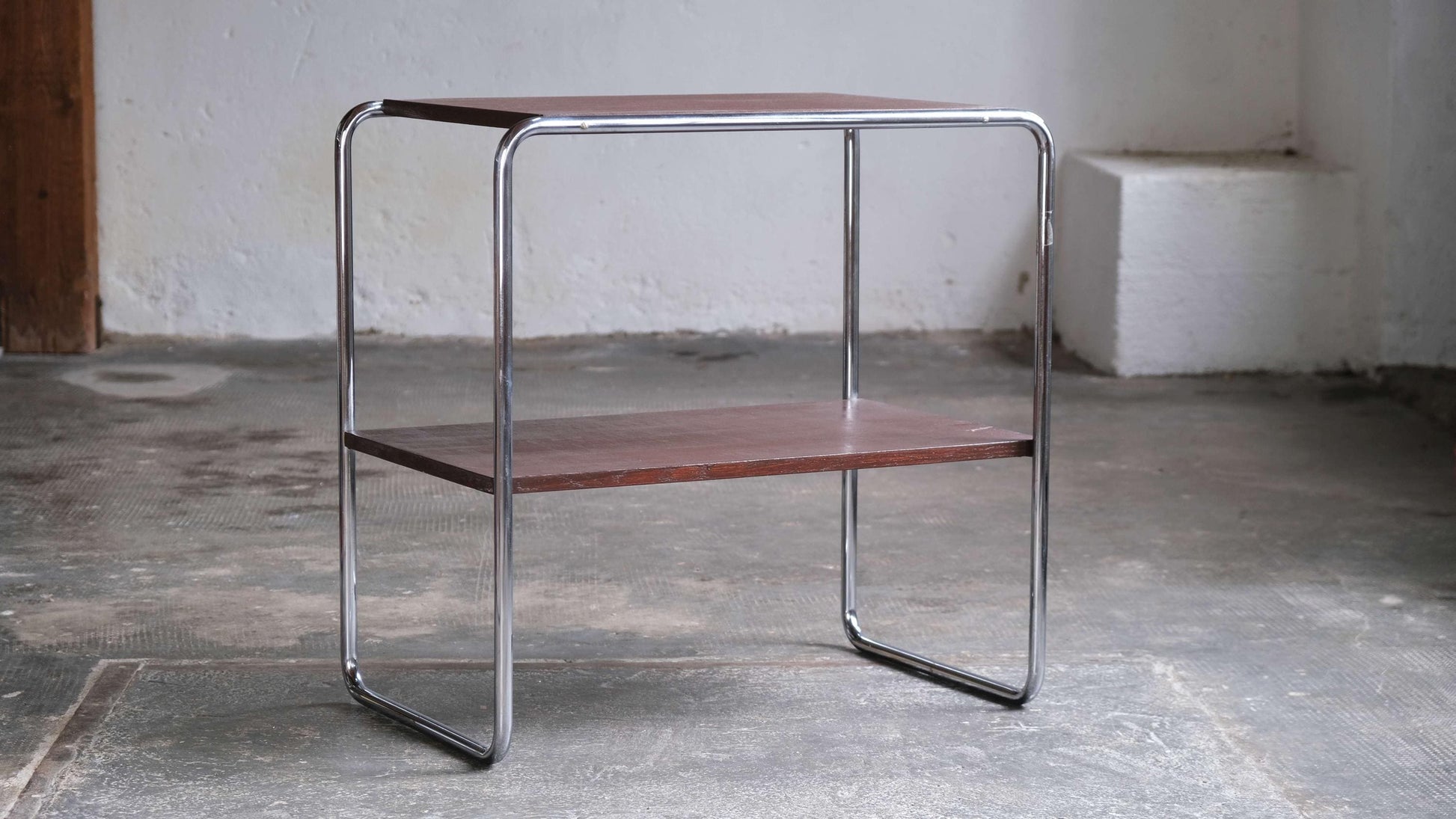 Vintage Beistelltisch von unbekannt für unbekannt mit braunen Holzablagen