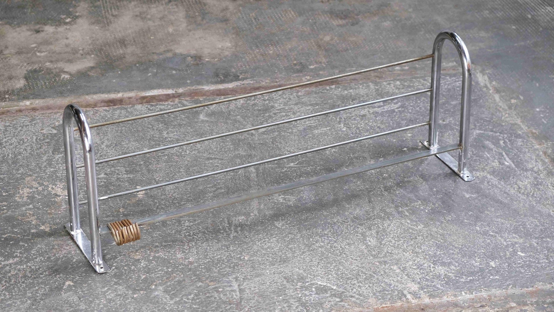 Vintage Wandgarderobe Bauhaus mit Hutablage und Kleiderhaken