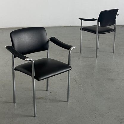 Chaise de salle à manger vintage en similicuir noir et acier chromé, Italie, années 1980