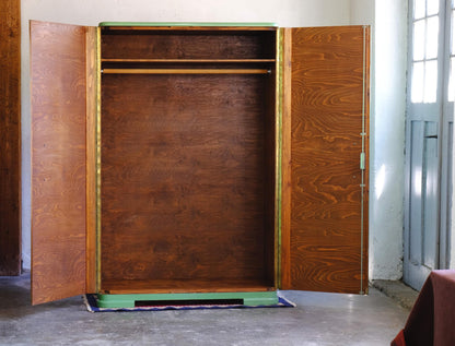 Vintage Bauhaus Kleiderschrank von Vichr für Prag lindgrün zweitürig