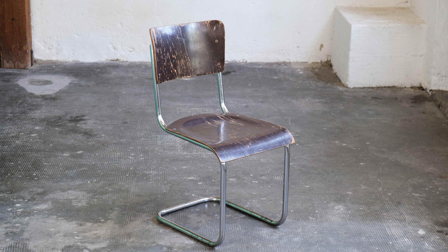 Vintage Freischwinger Stuhl von Bauhaus, restaurationsbedürftig