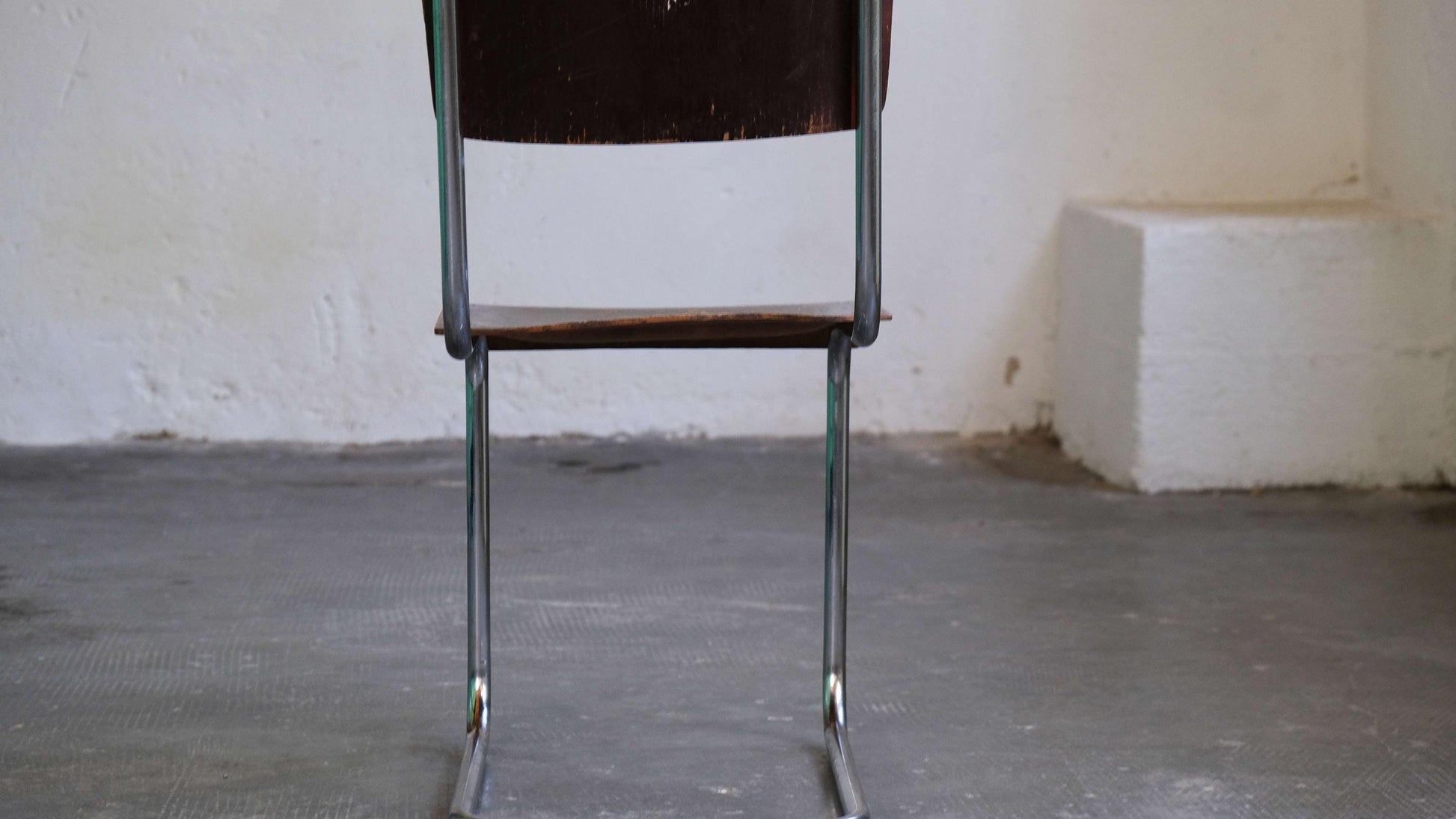 Vintage Freischwinger Stuhl von Bauhaus, restaurationsbedürftig