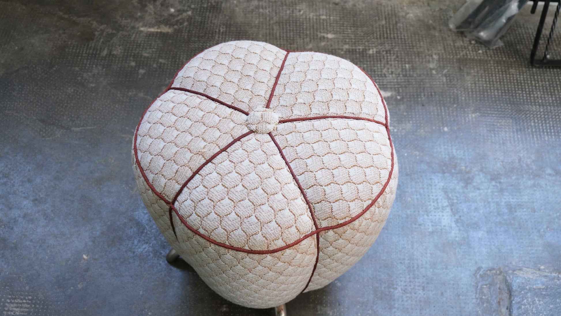 Vintage Hocker von Jindrich Halabala Stil