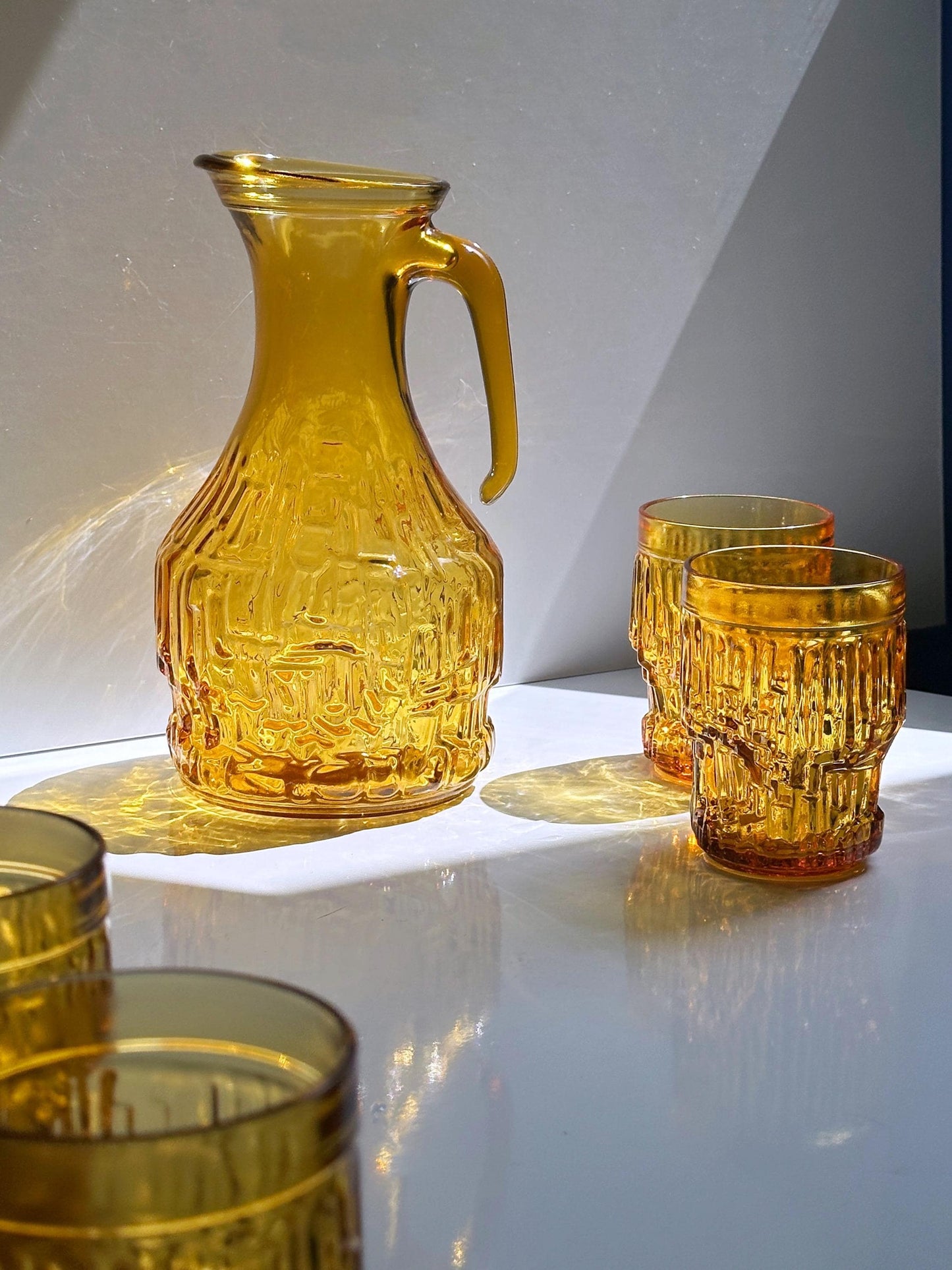 Vintage Karaffe Set von 7 Trinkgläsern Gelb von Bormioli Rocco