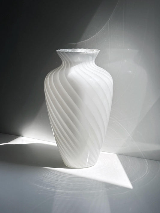 Vintage Murano Glasvase Swirl in Weiß und Rosa, Italien 1950er