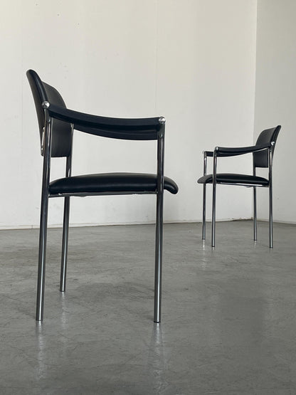 Chaise de salle à manger vintage en similicuir noir et acier chromé, Italie, années 1980
