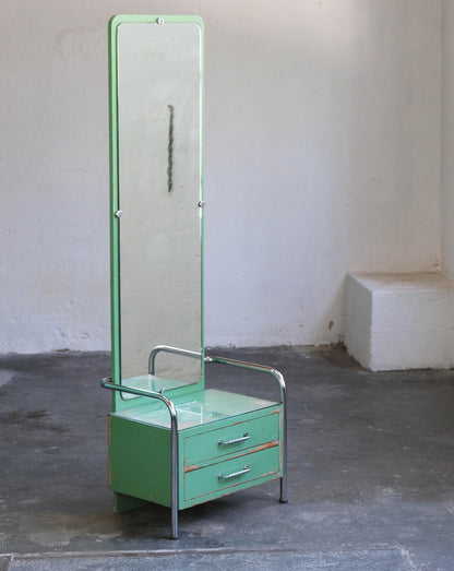 Vintage Bauhaus Spiegelkommode von Vichr in Lindgrün