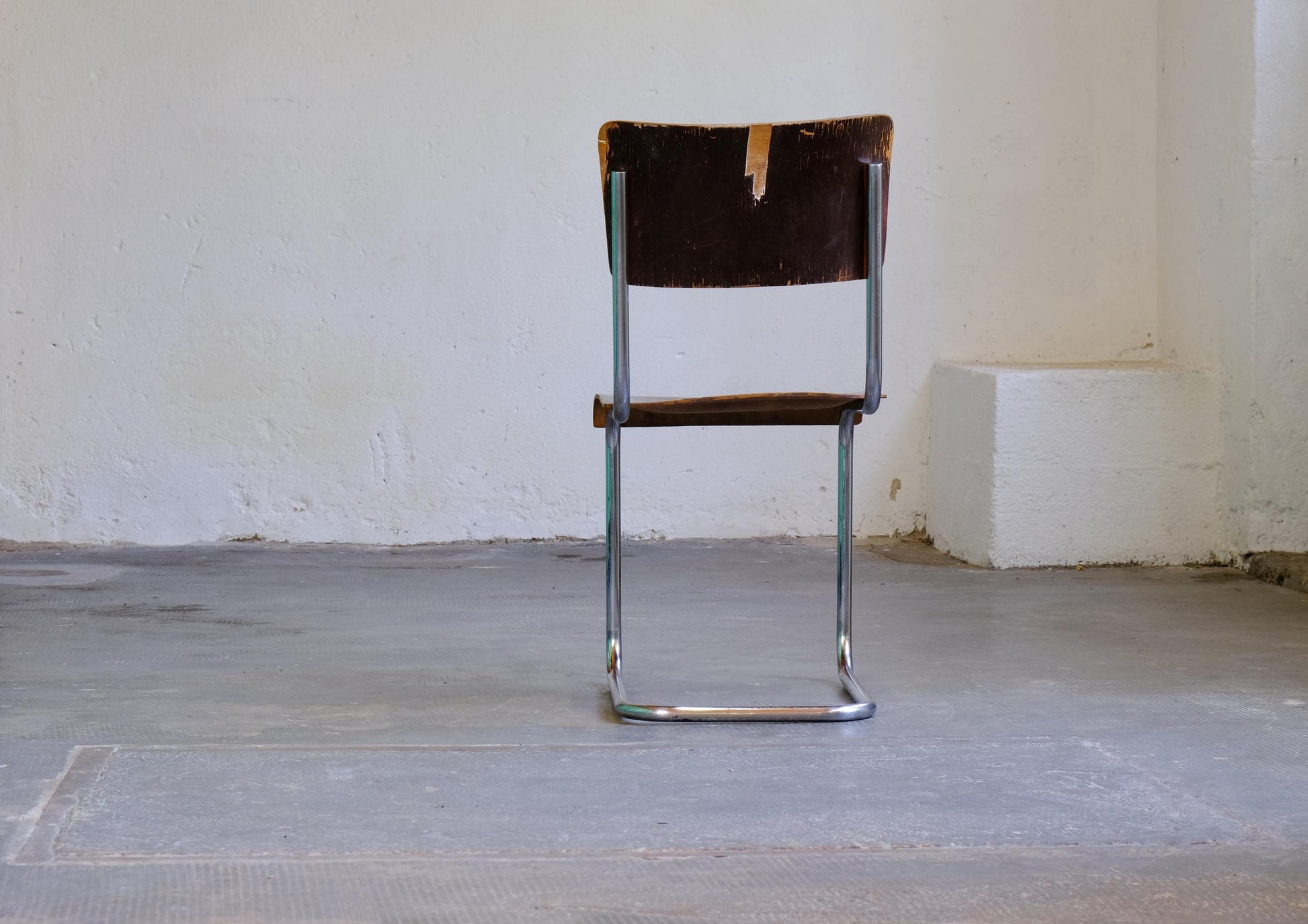 Vintage Freischwinger Stuhl von Bauhaus, restaurationsbedürftig